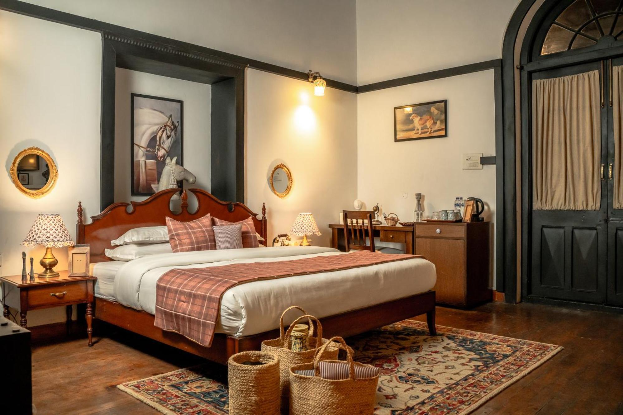 Ilbert Manor Hotel Mussoorie Ngoại thất bức ảnh